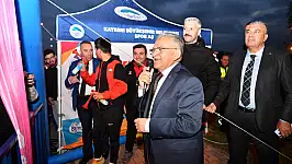 Başkan Büyükkılıç start verdi: 19 Mayıs Gece Koşusu başladı!
