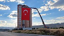 Kayseri'de dev Türk bayrağı!