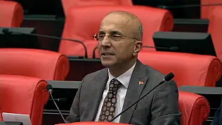 CHP'li Genç: 'Ay yıldızlı al bayrak bu milletin ortak onurudur'