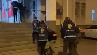 Kayseri'de nefes kesen kovalamaca: Alkollü sürücü polis memuruna çarptı!