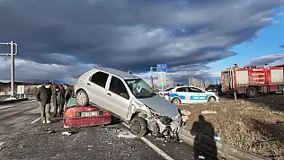 Kayseri-Sivas kara yolunda kaza: Görenler 'nasıl oldu?' diye sordu!