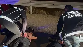 Uyuşturucu tacirleri kıskıvrak yakalandı