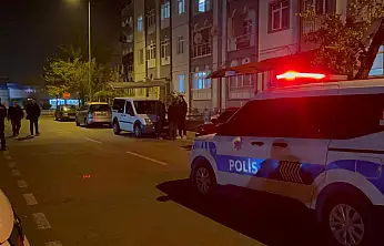 Ablasının atladığı pencereden atladı