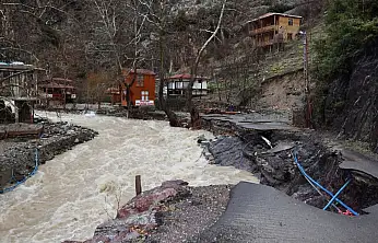 Afetin vurduğu bölgeyi Başkanlar adım adım gezdi