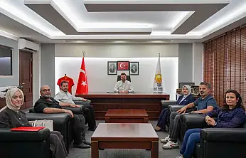 Diğer partilere meydan okuyan AK Parti Kayseri yönetimi toplandı