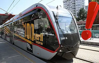 Başkan geleneği bozmadı! Kayseri'de tramvaylar yine ücretsiz oldu
