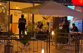 Bıçaklandı, kafeye sığındı! Kayseri'de 5 şüpheli aranıyor