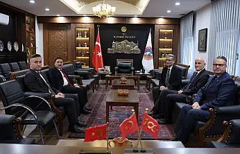 Bir döneme damgasını vuran eski Bakan ve eski Vali'den sessiz sedasız Kayseri ziyareti