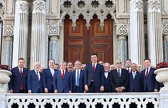 Bu fotoğraf yaklaşan siyasi dönemin ilk açık işaret fişeği mi?