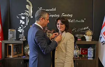 CHP İl Başkanı'ndan dikkat çeken iddia: Rozet taktı ama istifa etmedi!