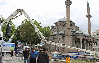 Cumhuriyet Meydanı'nda korku dolu anlar! 5 kişi yaralandı
