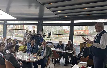 Davutoğlu'dan Erciyes Üniversitesine gönderme: Salonların yasaklanması, girişlerin engellenmesi, baskılar bizi engelleyemez!