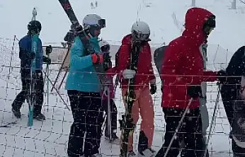 Erciyes'te kar keyfi: Pistler doldu taştı