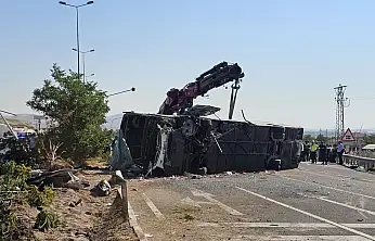 Flaş! Kayseri'de yolcu otobüsü devrildi