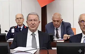 Hulusi Akar'dan destek: Sözleşmeli erlere kamu kapısı açılıyor