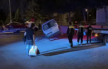 Kayseri'de 3 kişinin yaralandığı kaza sonrası ilginç anlar!