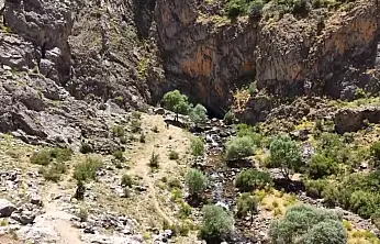 Kayseri'de depremde kuruyan şelalede dikkat çeken görüntü