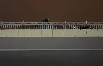 Kayseri'de hareketli dakikalar! Köprüye çıkan şahıs polisi alarma geçirdi