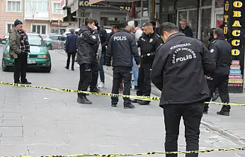 Kayseri'de korkutan olay! Yoldan geçenleri bıçakladı