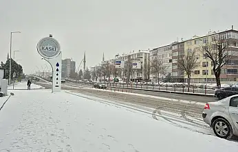 Kayseri'de o ilçeden rekor! Kar kalınlığı 99 santimetre oldu