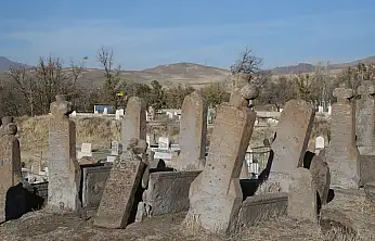 Kayseri'de Oğuz boylarına ait mezar taşları gün yüzüne çıkarıldı