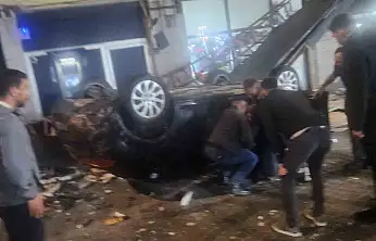 Kayseri'de otomobil kayalıklardan uçtu! 1 yaralı
