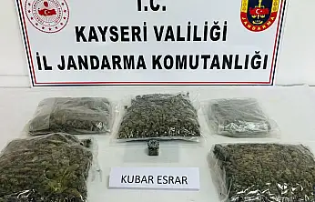 Kayseri'de sehpanın içine gizlenmiş kilolarca esrar ele geçirildi