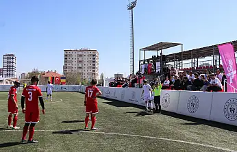 Kayseri'de sessiz sedasız milli maç oynandı! A Milli takım Kayseri'ye geldi, Argıncık'ta maç yaptı