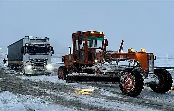 Kayseri'de sürücüler yolda kaldı! İşte kapalı güzergâhlar