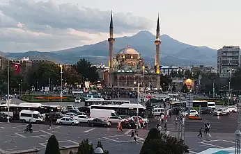 Kayseri'de trafik çilesi bitmiyor! Artık her üç kişinden birinde var