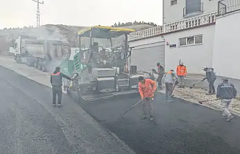 Kayseri'de yollar yenileniyor: 476 bin ton sıcak asfalt serildi