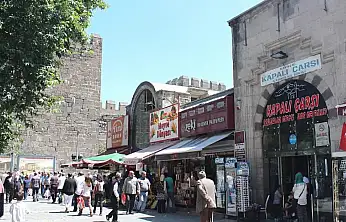 Kayseri'deki 800 yıllık çarşı, lüks AVM'lere karşı