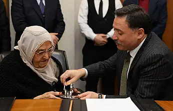 Kayseri'deki afetzedelere evlerini Vali Çiçek teslim etti