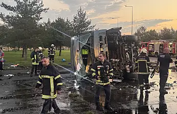 Kayseri'deki yolcu otobüsü ile tırın çarpıştığı kazada yakıt detayı
