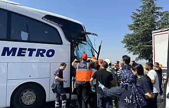 Kayseri'den giden otobüs kazaya karıştı: Muavinden acı haber!