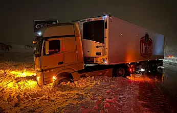 Kayseri-Malatya Karayolu'nda kabus! 20 araç birbirine girdi, yol buz pistine döndü