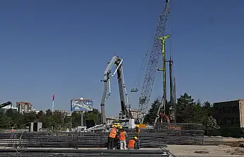 Kayseri'nin en önemli projesi Kartal Kavşağı'nda işçiler iş bıraktı!