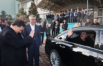 Kayseri protokolü Bakan'ı uğurladı!