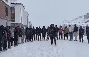 Kayseri TOKİ şantiyesinde işçiler işi bıraktı