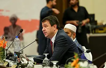 Kayserili Genel Başkan'dan 'Çıkar telefonunu' diyen amca çıkışı