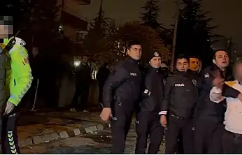 Kaza yapıp polisleri tehdit eden otomobil sürücüsü yasal sınırın 4,5 katı alkollü çıktı!