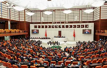 Meclis'te oldu! 'Kayseri ayağa kalkacak, Kayseri'nin sesinden korktular! Kayseri'yi susturmayın' diye sesler yükseldi