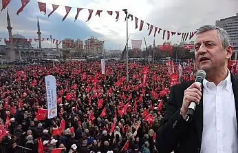 Özgür Özel Kayseri'de afişlerinin toplatılmasına sert tepki gösterdi!