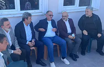 Özhaseki yeni imajıyla dikkat çekti! Belki ilk defa böyle göreceksiniz