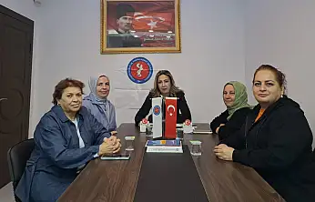 Sağlık çalışanı kadınlardan cinayete tepki: Kadın cinayetleri politiktir!