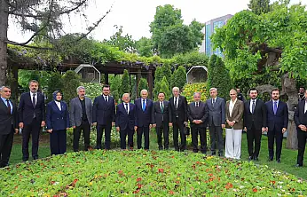 Son Başbakan Kayseri'de konuştu: Bahtiyarlık duyuyorum!