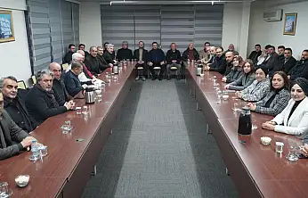 AK Parti Kayseri'de, İl Başkanının tavrı sonrası dikkat çeken görüntü! İğne atsan yere düşmüyor