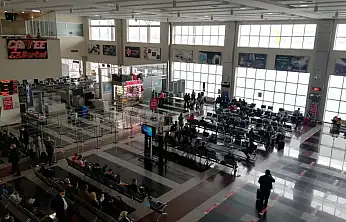 Ünlü isim Kayseri'de gördüğü manzara karşısında şaşırdı! Havaalanından iner inmez soluğu orada aldı