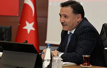 Vali Gökmen Çiçek'e görülmemiş doğum günü sürprizi! 'Vermem seni ellere'