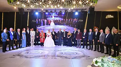 AK Parti Kayseri teşkilatı bu düğünde buluştu! Eski Bakan Özhaseki de katıldı